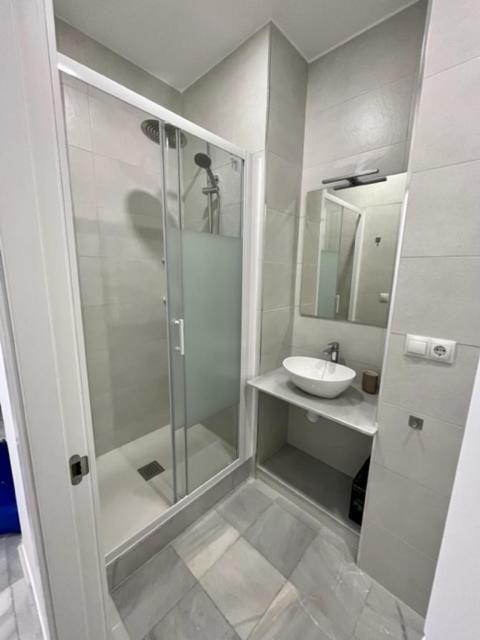 Ad1b Arenal 3br Apartment, 250 Mtrs From Cathedral * Séville