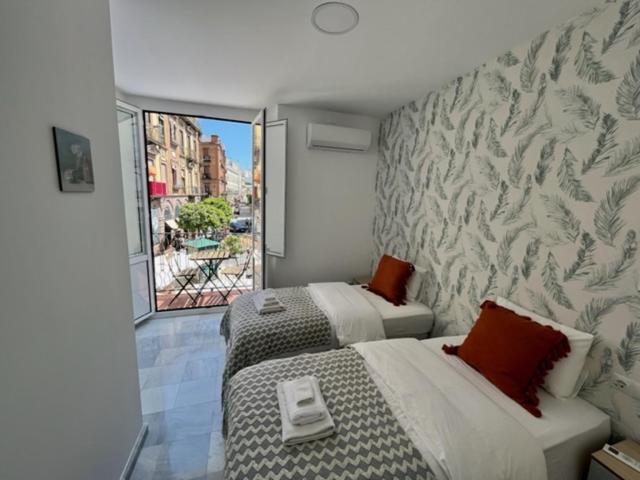 Ad1b Arenal 3br Apartment, 250 Mtrs From Cathedral * Séville